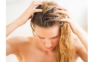 Жирність шкіри голови та гіпергідроз: що робити, коли волосся швидко брудниться?