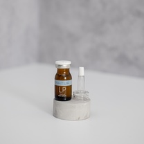 LP LENIPLUS EQUI SERUM балансуюча сироватка для чутливої шкіри голови та лікування різних видів дерматиту 4 ампул по 8 мл